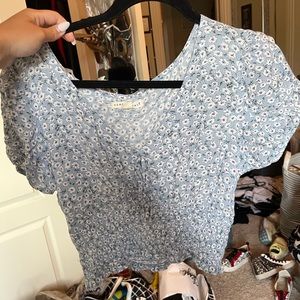 Pacsun Light blue floral crop top tee!!